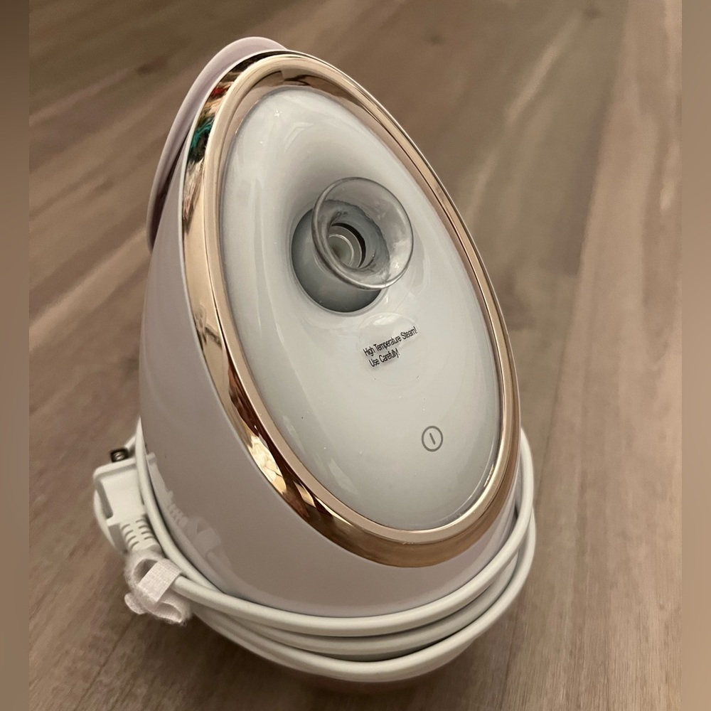 Vanity Planet Aria facial steamer